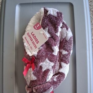 Ladies Maroon Star Slipper Socks Size 4-10.5